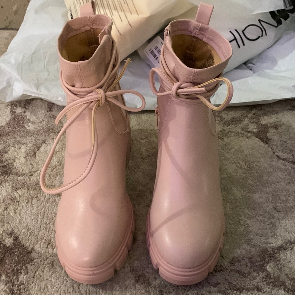 Womens rain boots